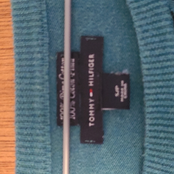 Tommy Hilfiger long sleeve - Picture 3 of 3